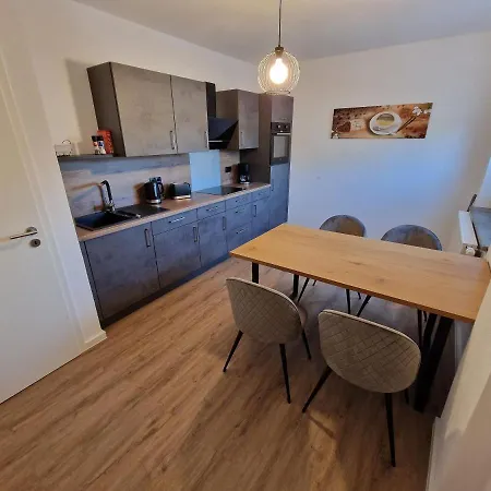 Lenz Apartment *